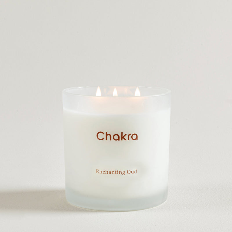 Chakra Scented Candle 400 G - Enchanting Oud Oud