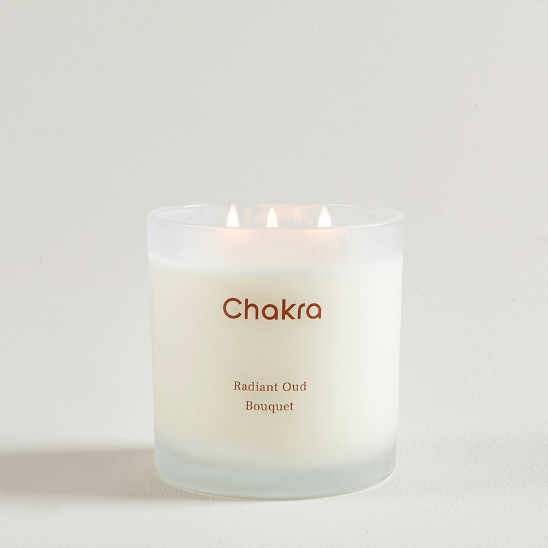 Chakra Scented Candle 400 G - Radiant Oud Bouquet Oud