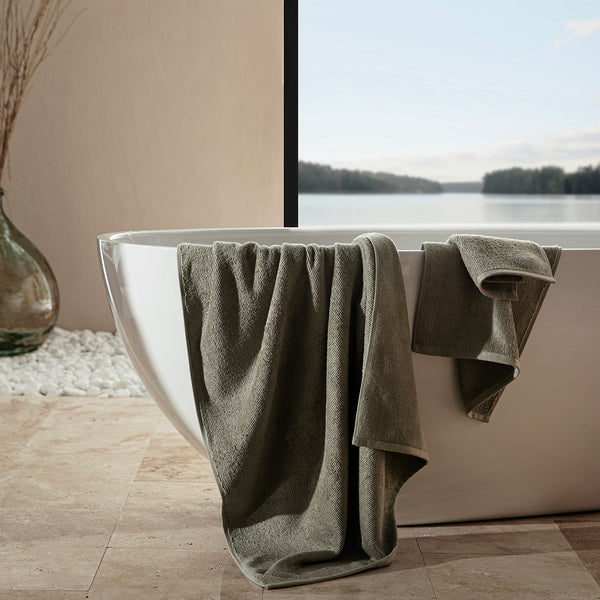 Chakra Carlin Towel 50X90 Cm Green