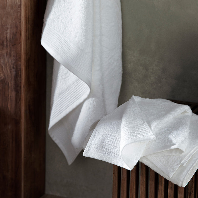 Chakra Masse Towel 50X90 Cm White