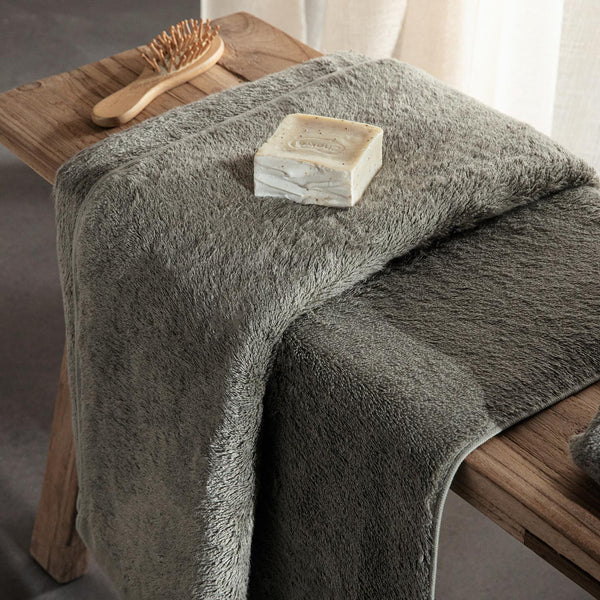 Chakra Solid Towel 50X90 Cm Light Grey