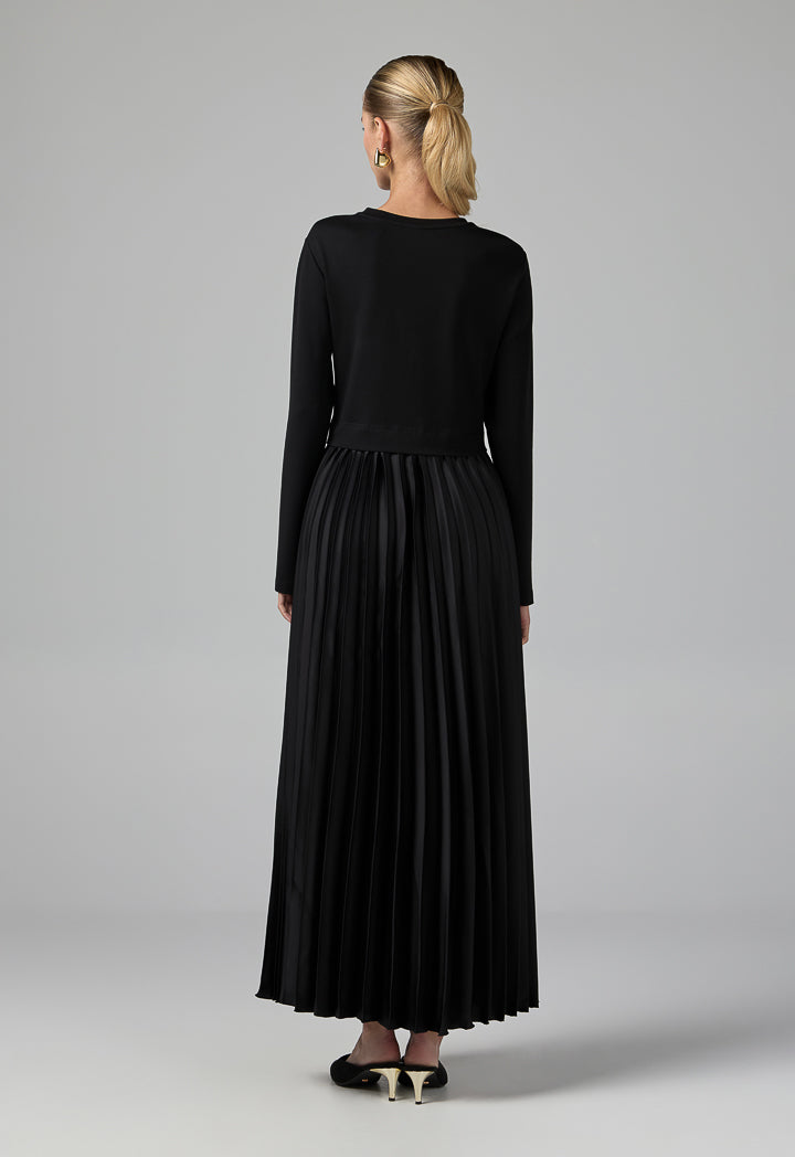 Choice Solid Pleated Maxi Dress Black