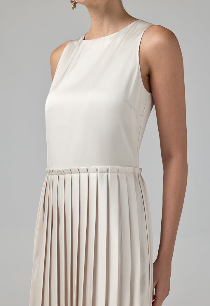 Choice Sleeveless Pleated Dress Beige
