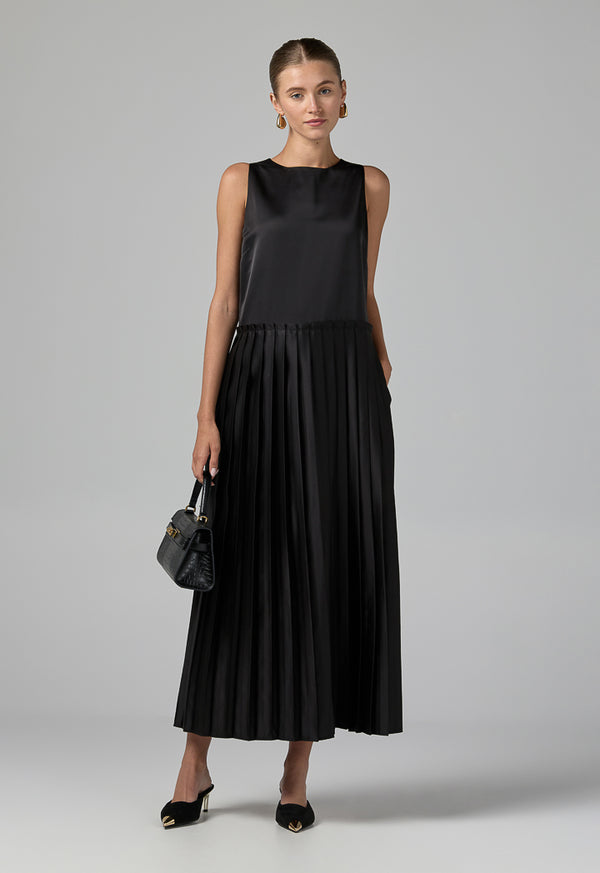 Choice Sleeveless Pleated Dress Black