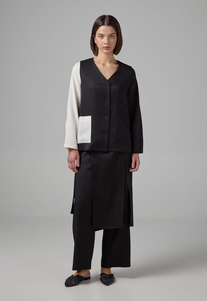 Choice Contrast Front Pocket Crinkled Buttoned Top Black