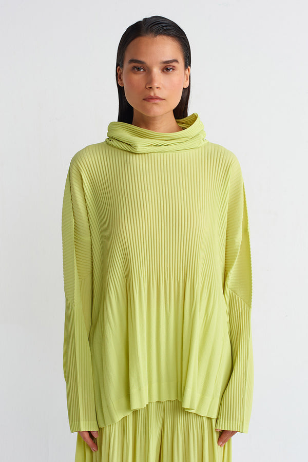 Nu Turtleneck Pleated Blouse Lime