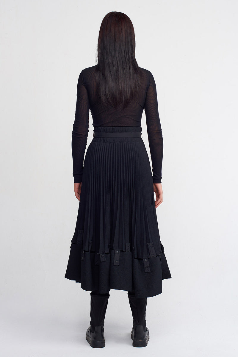 NU Snap Detail Pleated Skirt Black