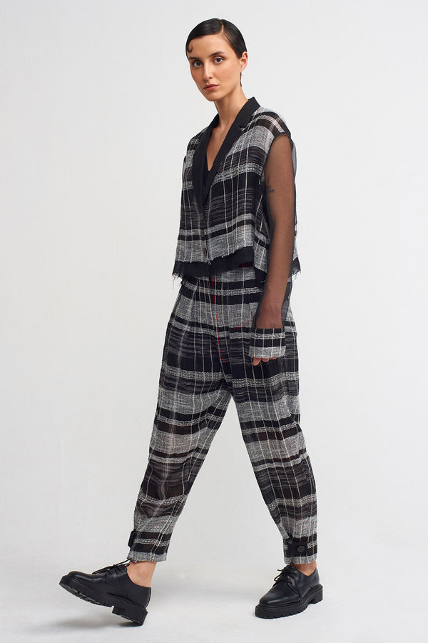 Nu Red Stitch Detail Plaid Pants Black