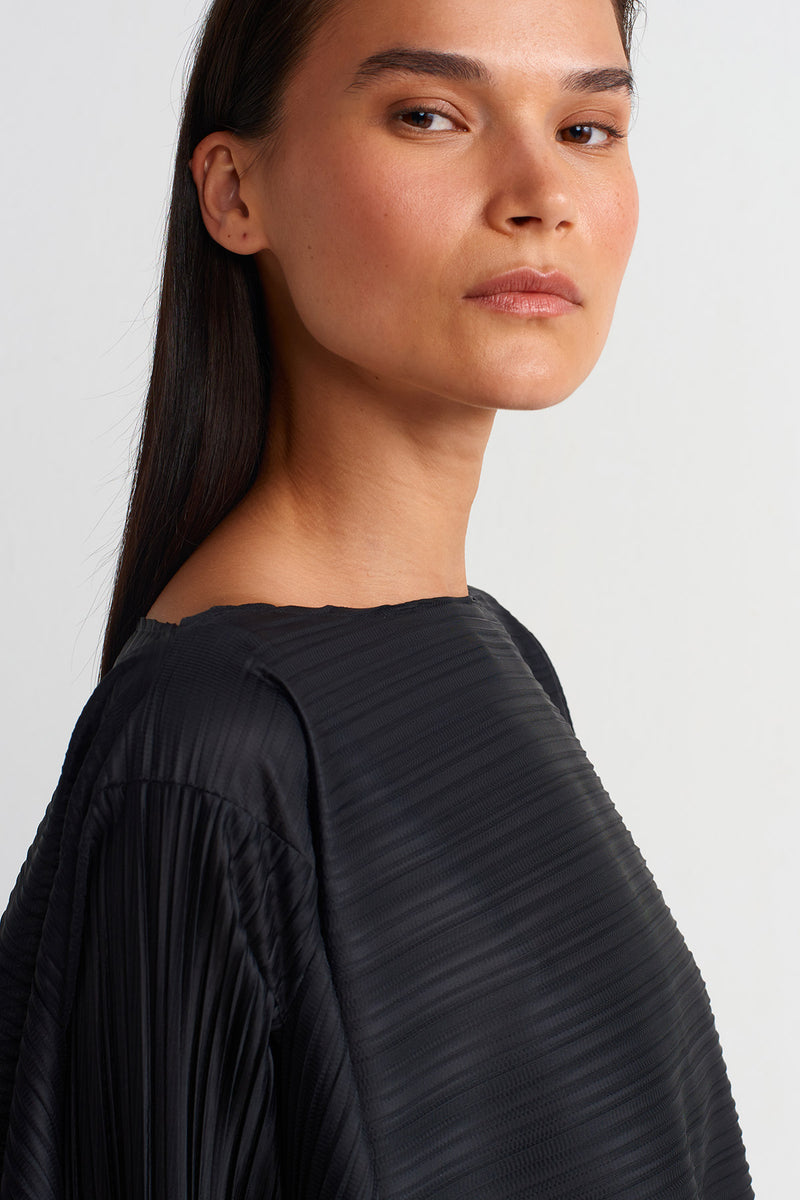 NU Side Slit Pleated Blouse Black