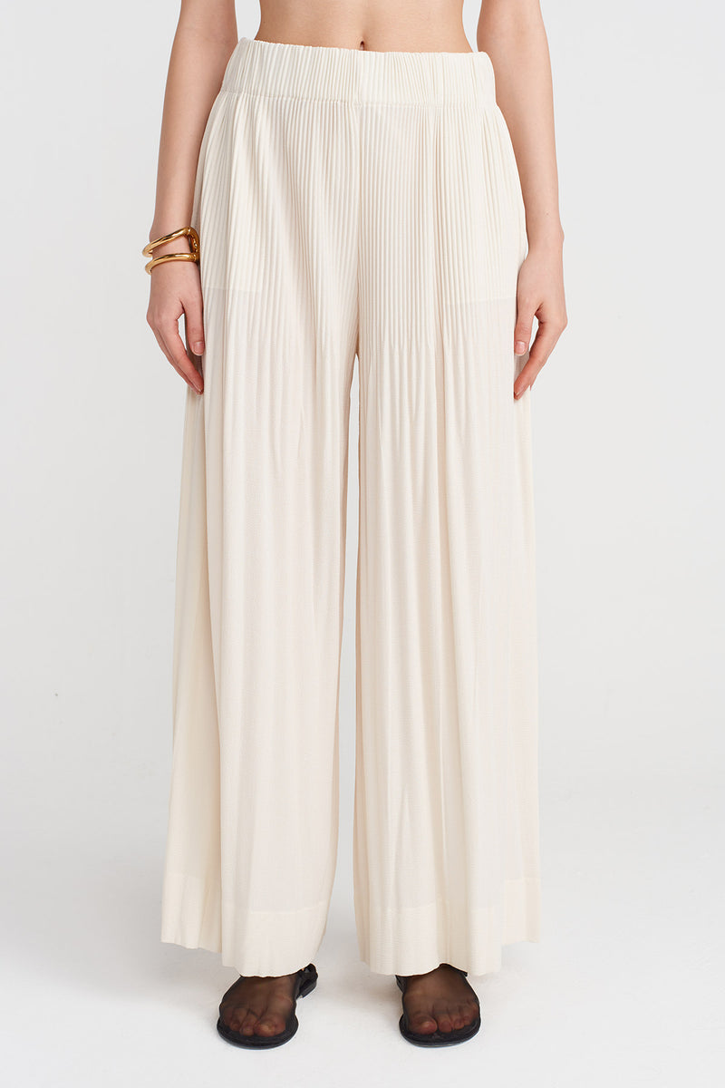 NU Wide Pleated Trousers Ecru
