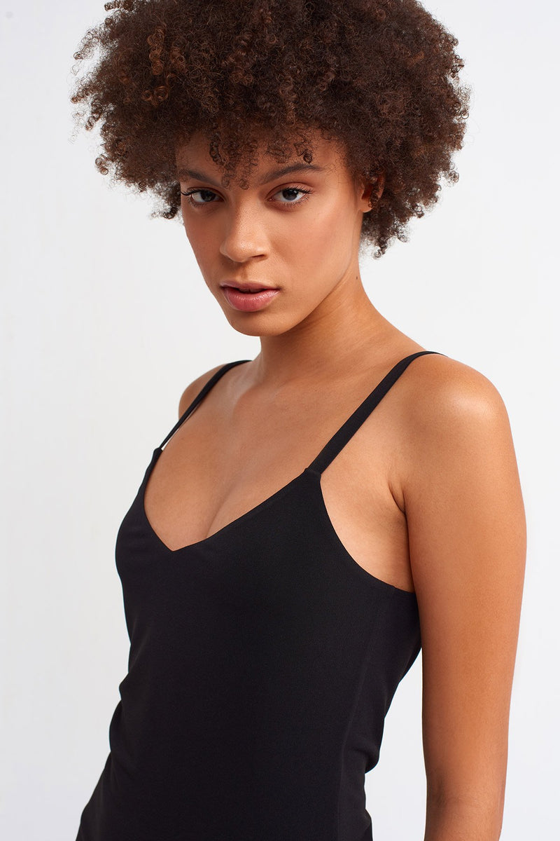 NU  Basic Thin Strap Top Black
