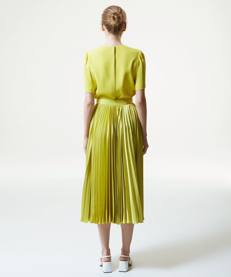 Machka Solid Pleated Midi Skirt Pistachio Green